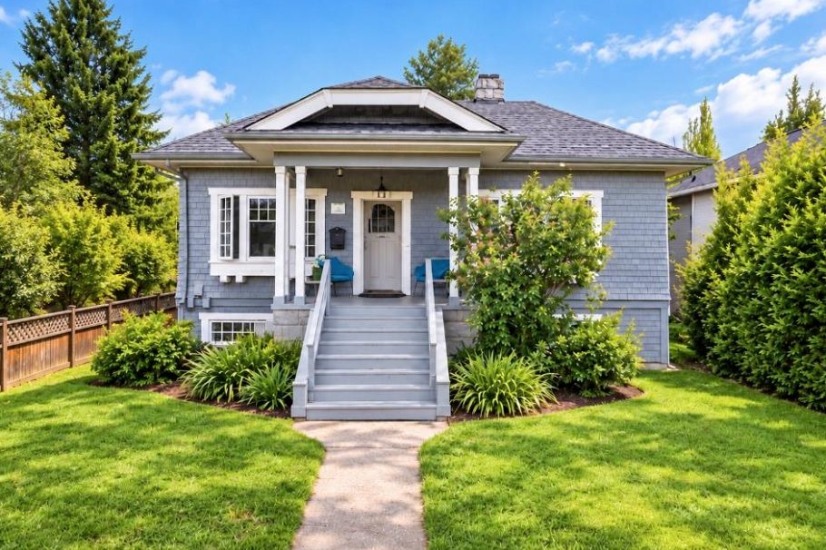 3425 W 8th Avenue Vancouver, BC - 1