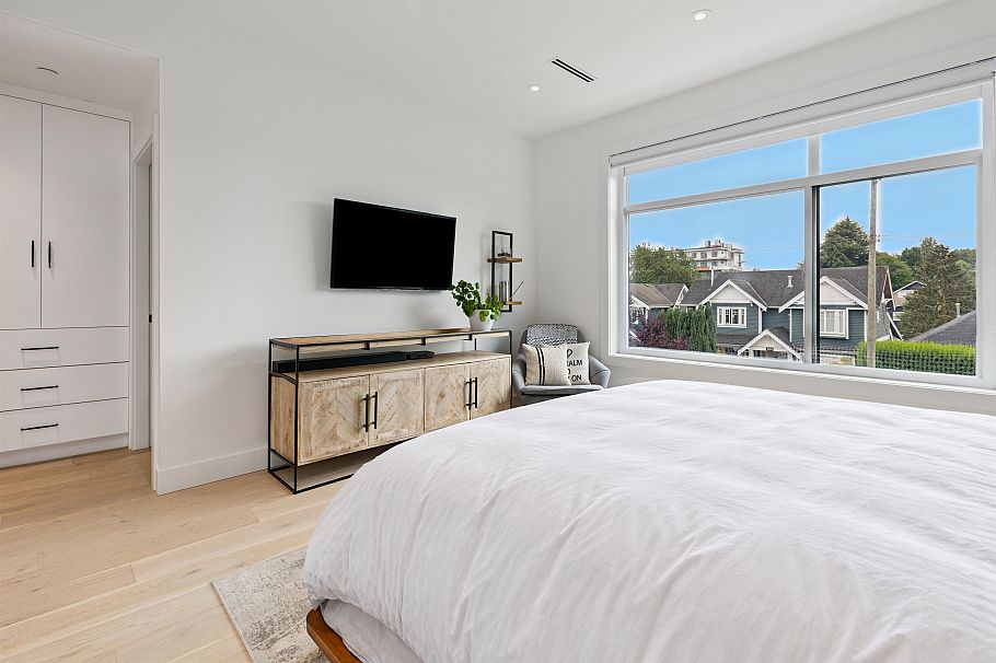 1 1621 E 11th Avenue Vancouver, BC - 24