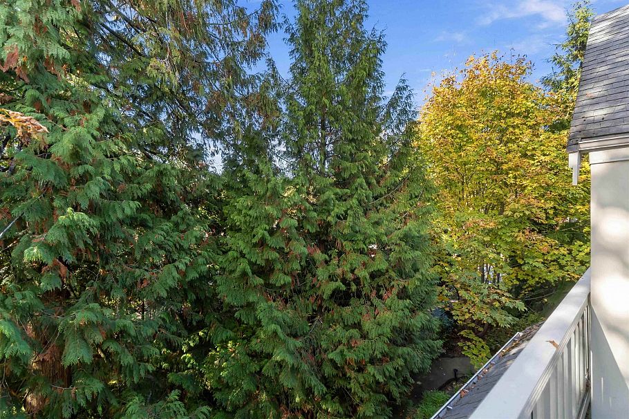 411 960 Lynn Valley Road North Vancouver, BC - 25