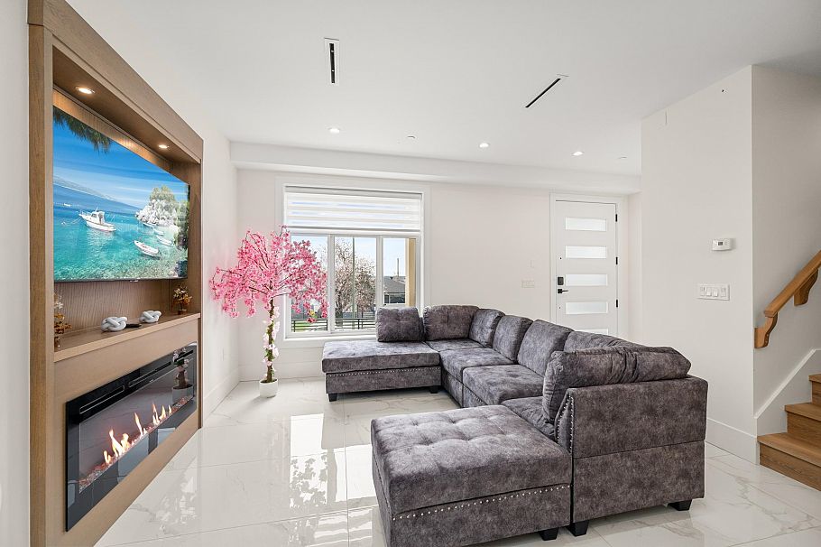 1371 E 63rd Avenue Vancouver, BC - 6