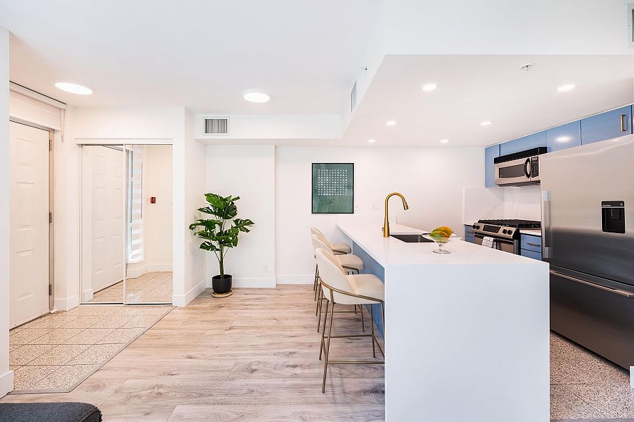 TH8 168 E Esplanade Avenue North Vancouver, BC - 10
