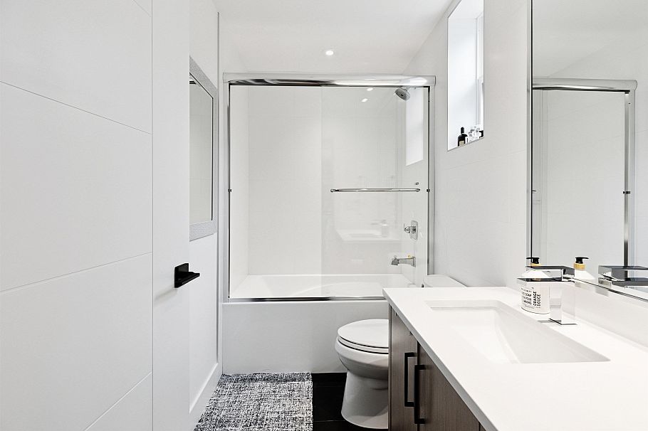 1 1621 E 11th Avenue Vancouver, BC - 33