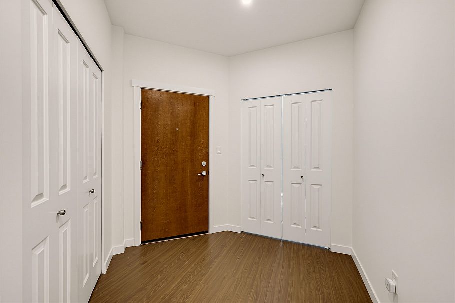 411 119 W 22nd Street North Vancouver, BC - 10