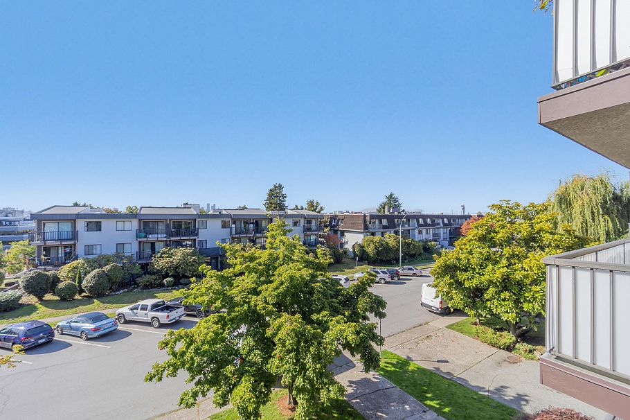 205 252 W 2nd Street North Vancouver, BC - 28