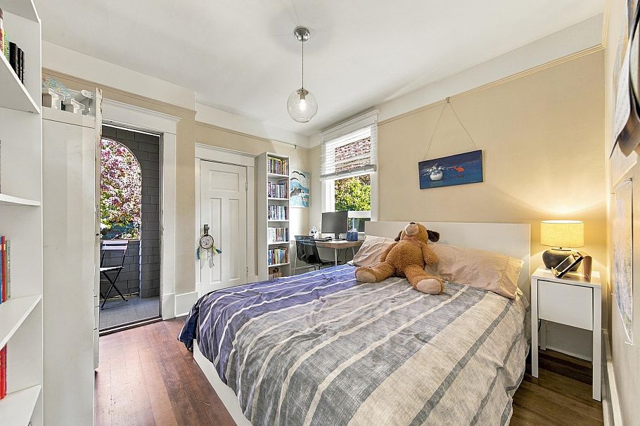2580 Cambridge Street Vancouver, BC - 24
