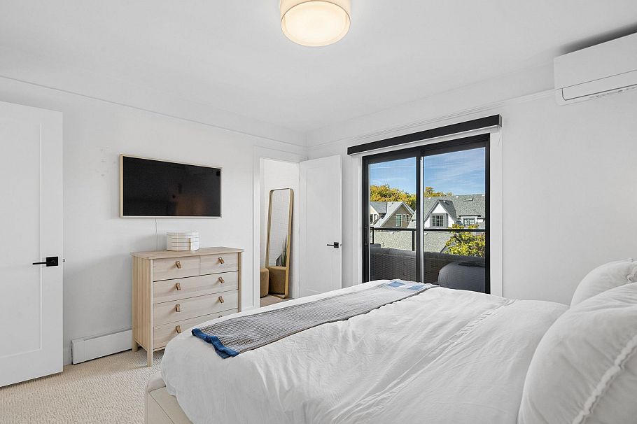 3137 W 24th Avenue Vancouver, BC - 16