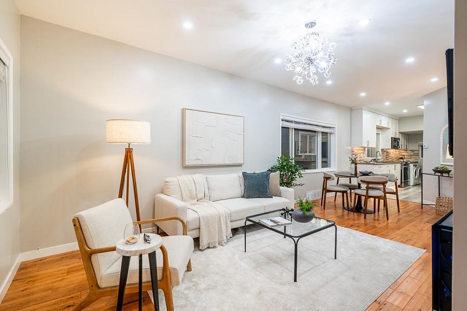 3754 Inverness Street Vancouver, BC - 4