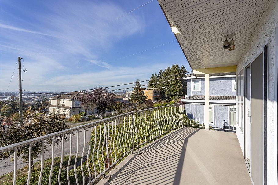 2155 Burquitlam Drive Vancouver, BC - 9