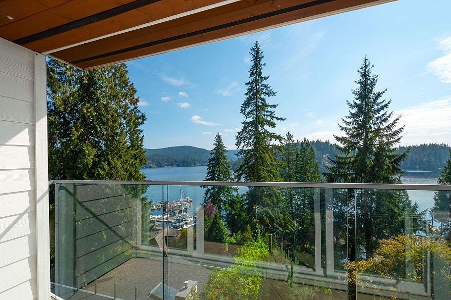 2867 Panorama Drive North Vancouver, BC - 29