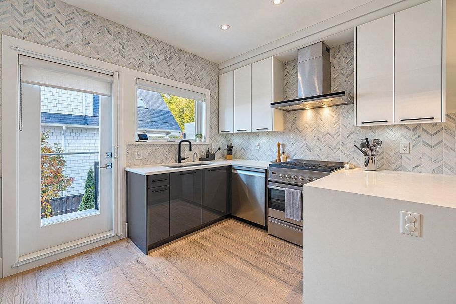 419 E 6th Avenue Vancouver, BC - 11