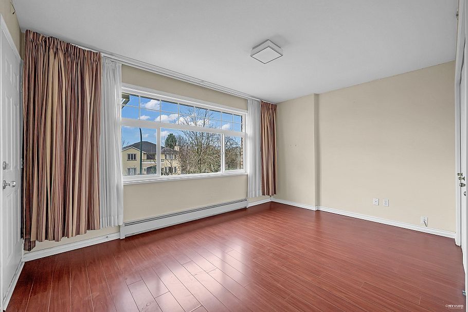 1945 W 44th Avenue Vancouver, BC - 21