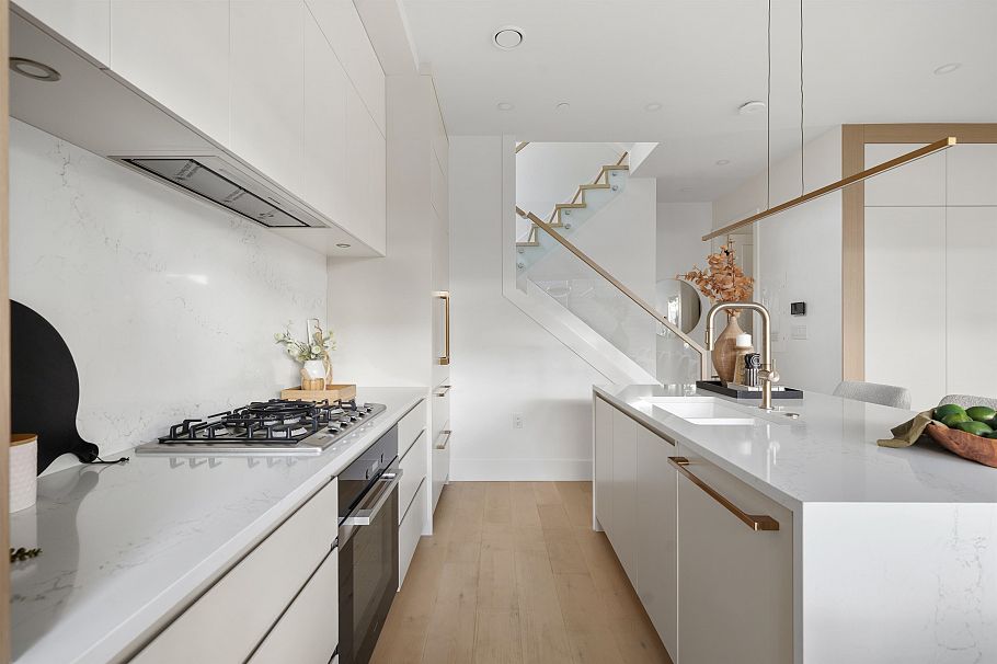 2 3657 W 11th Avenue Vancouver, BC - 12