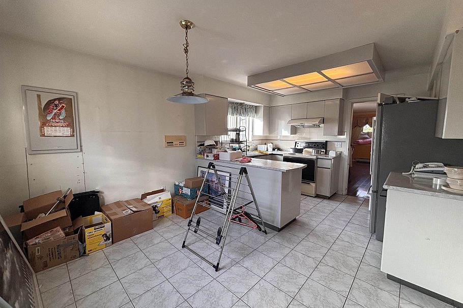 1438 W 64th Avenue Vancouver, BC - 8