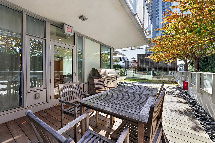 2506 8131 Nunavut Lane Vancouver, BC - 25