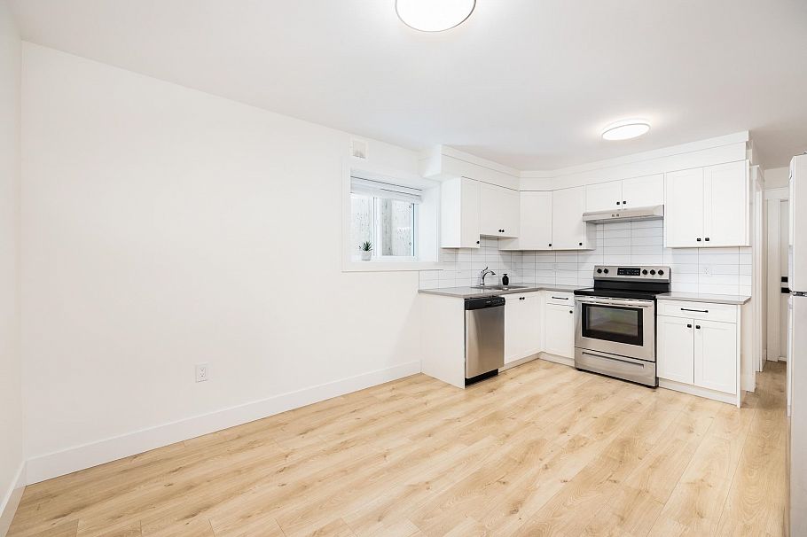 1750 Dempsey Road North Vancouver, BC - 29