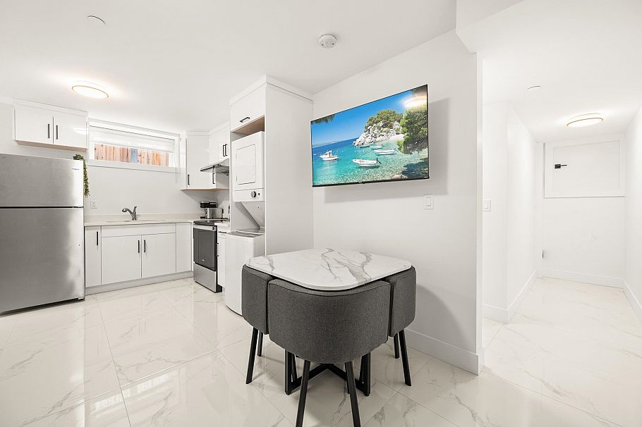 1371 E 63rd Avenue Vancouver, BC - 29