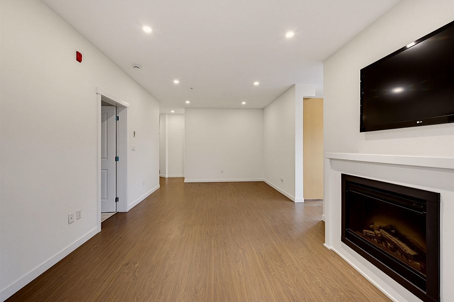 411 119 W 22nd Street North Vancouver, BC - 12