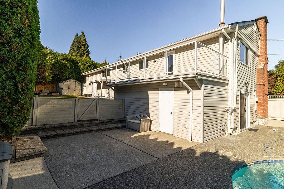 2007 Floralynn Crescent North Vancouver, BC - 28