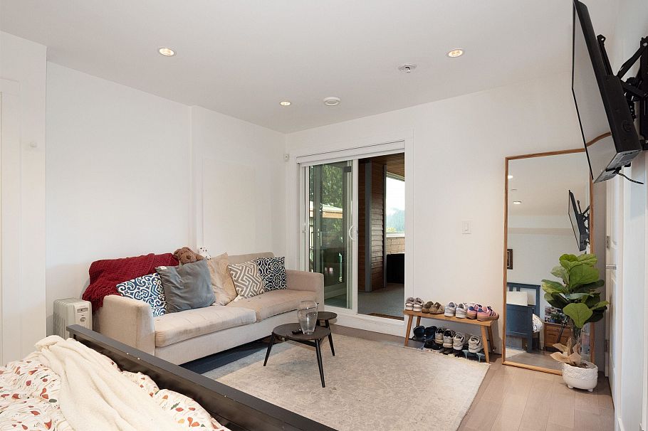 2867 Panorama Drive North Vancouver, BC - 26