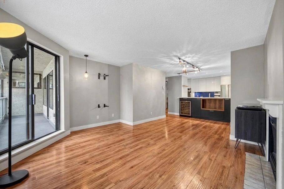 202 936 Bute Street Vancouver, BC - 4