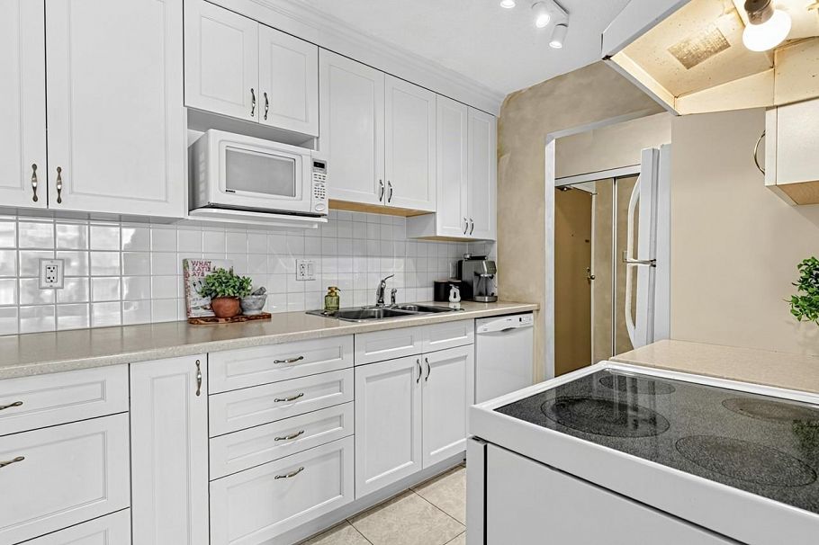 309 275 W 2nd Street North Vancouver, BC - 16