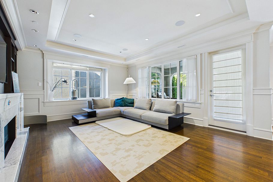 3357 W 35th Avenue Vancouver, BC - 9