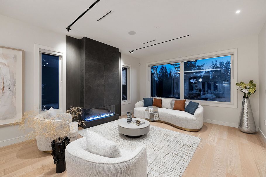 838 E 14th Street North Vancouver, BC - 6