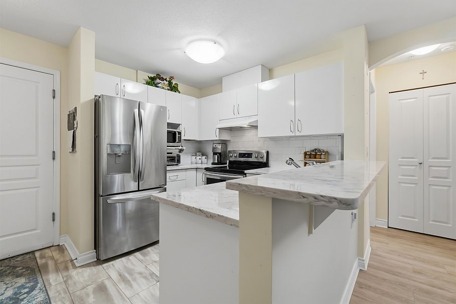 411 960 Lynn Valley Road North Vancouver, BC - 6