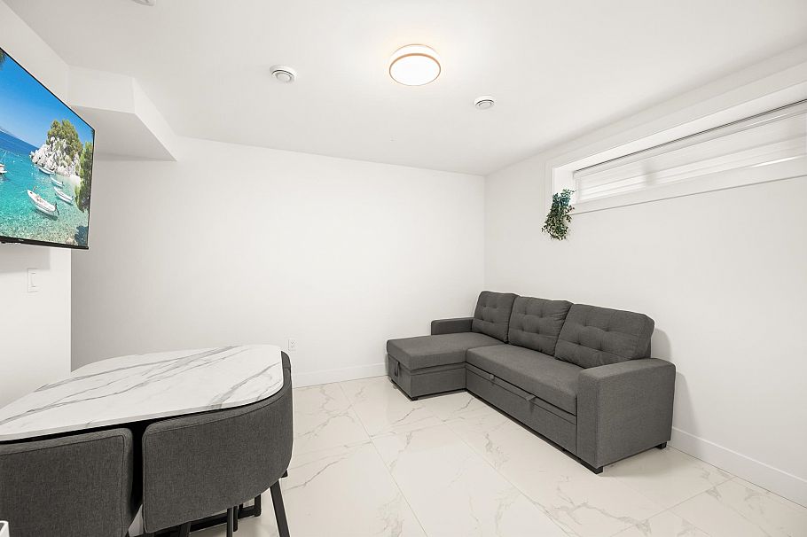 1371 E 63rd Avenue Vancouver, BC - 25