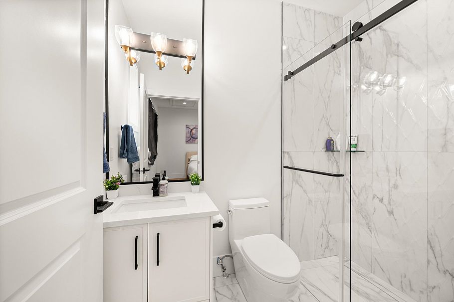 1369 E 63rd Avenue Vancouver, BC - 18