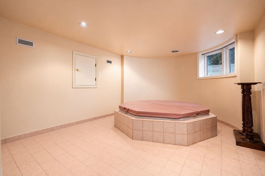 1277 W King Edward Avenue Vancouver, BC - 33