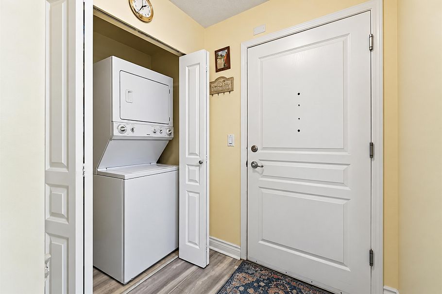 411 960 Lynn Valley Road North Vancouver, BC - 24