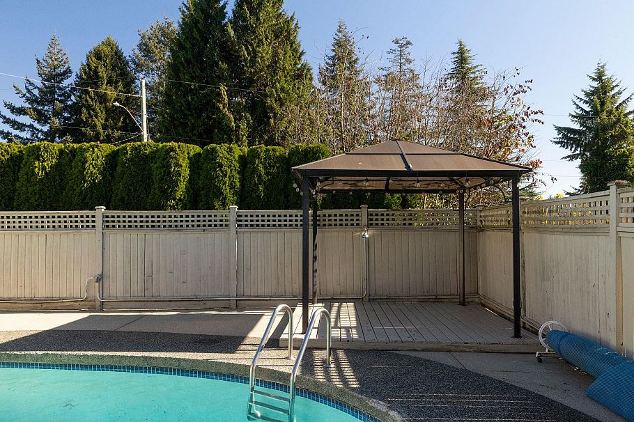 2007 Floralynn Crescent North Vancouver, BC - 26