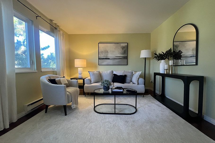 4 2682 W 8th Avenue Vancouver, BC - 2