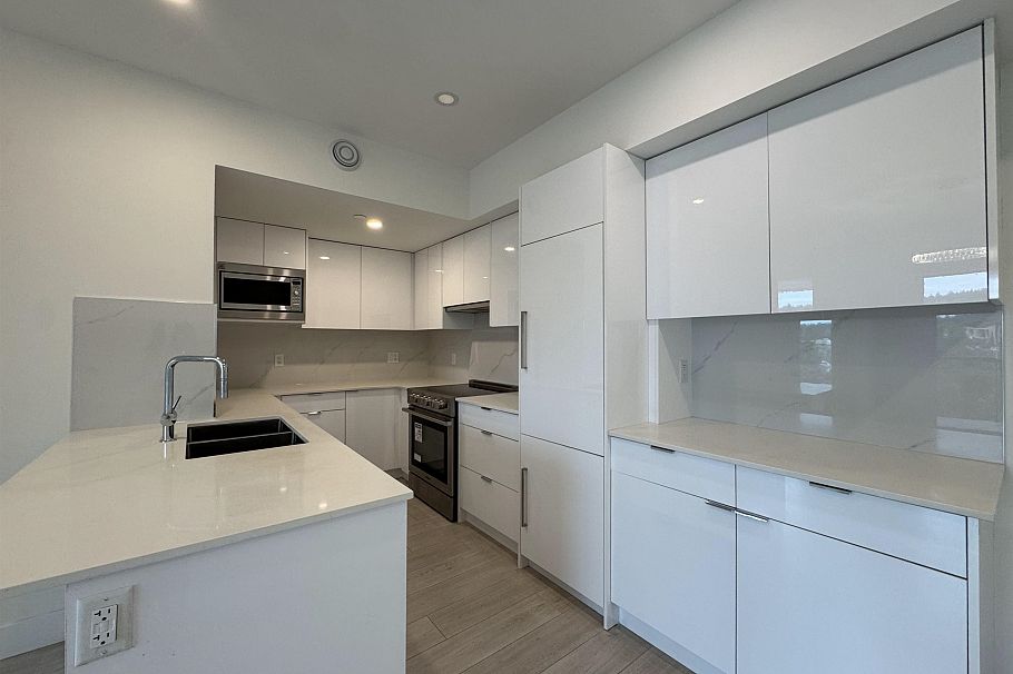 602 5399 Joyce Street Vancouver, BC - 3