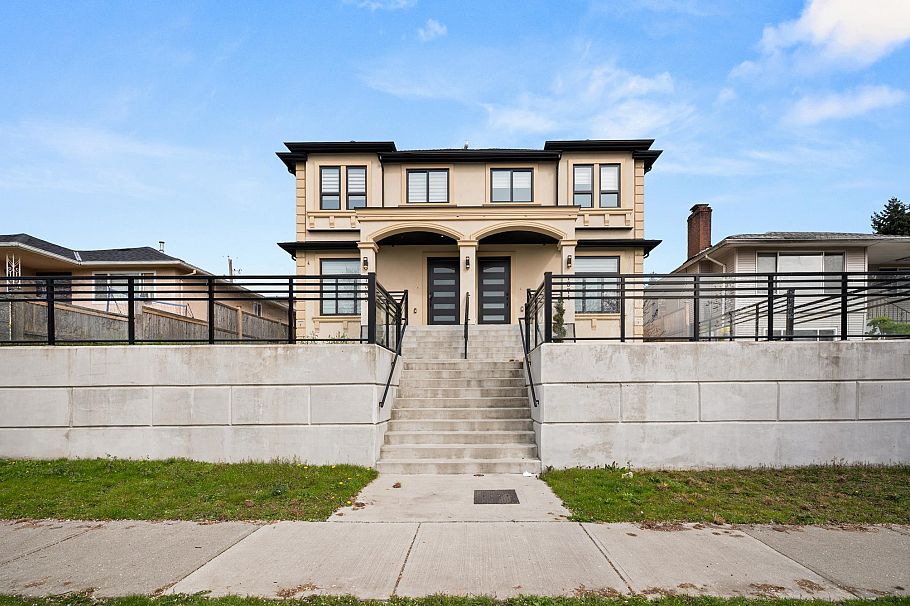 1369 E 63rd Avenue Vancouver, BC - 1