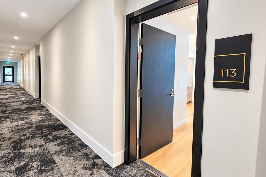 113 1500 Fern Street North Vancouver, BC - 3