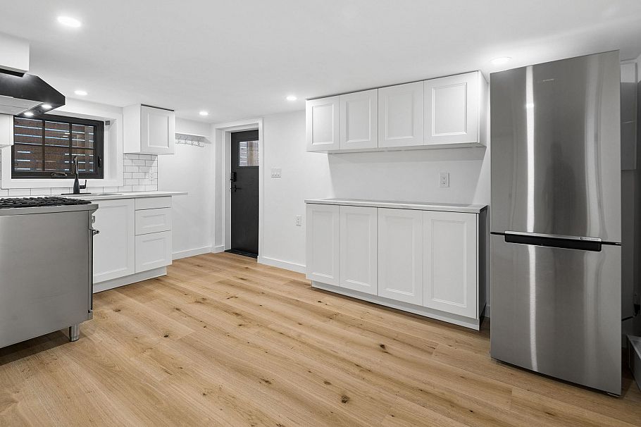3137 W 24th Avenue Vancouver, BC - 29
