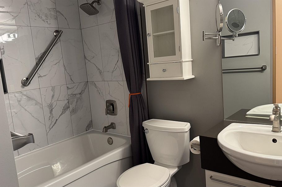 408 828 Cardero Street Vancouver, BC - 19