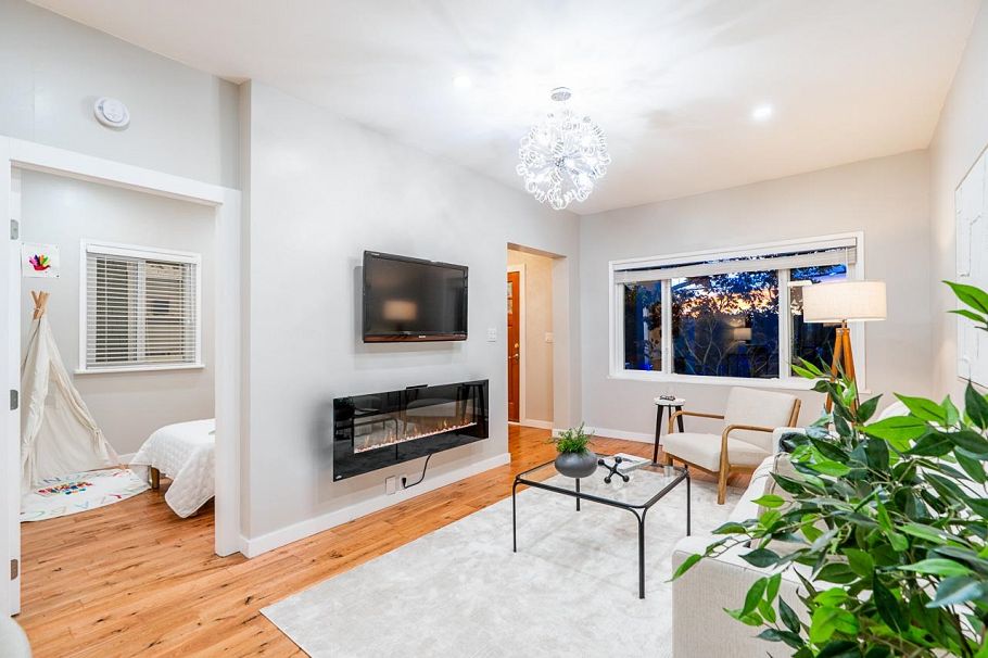 3754 Inverness Street Vancouver, BC - 8