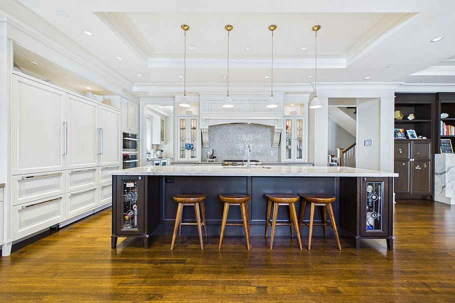 3357 W 35th Avenue Vancouver, BC - 4