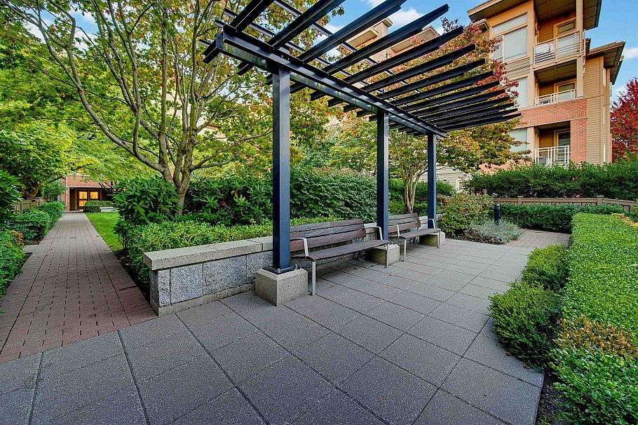 411 119 W 22nd Street North Vancouver, BC - 39
