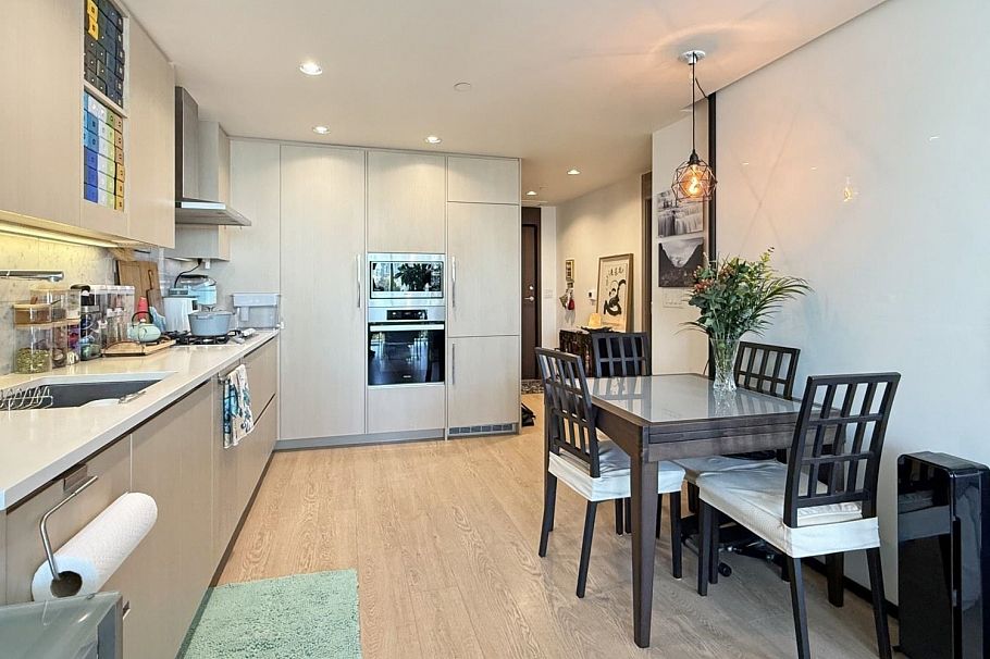 987 87 Nelson Street Vancouver, BC - 4