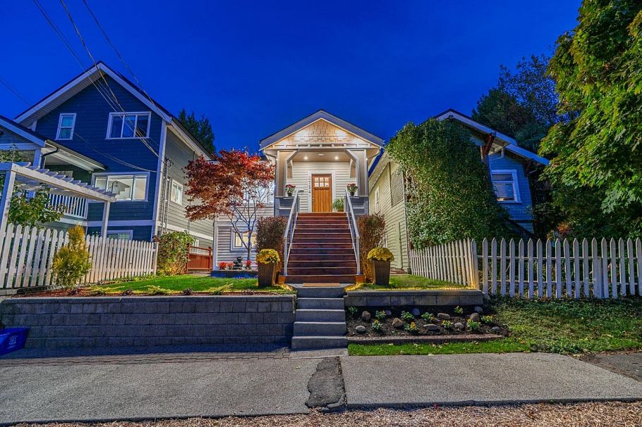 3754 Inverness Street Vancouver, BC - 2