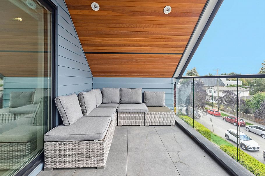1 1621 E 11th Avenue Vancouver, BC - 38