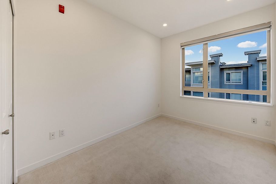 411 119 W 22nd Street North Vancouver, BC - 29