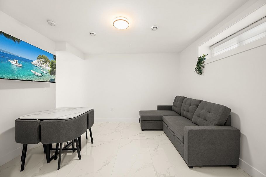 1371 E 63rd Avenue Vancouver, BC - 22