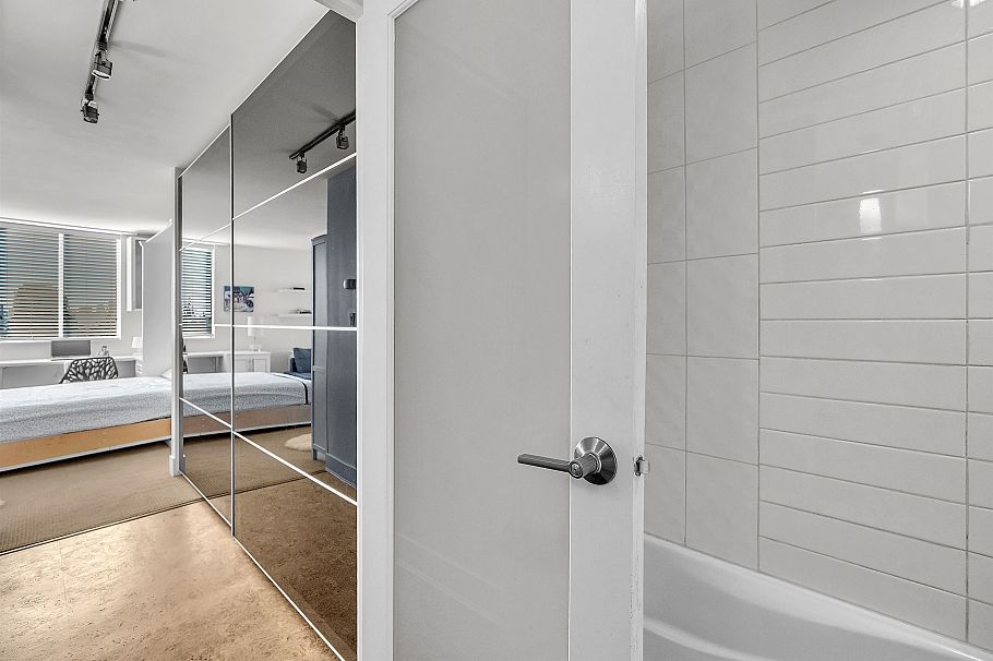 1010 2016 Fullerton Avenue North Vancouver, BC - 22