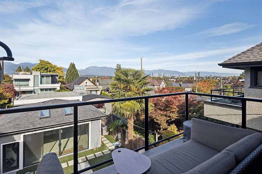 3137 W 24th Avenue Vancouver, BC - 17