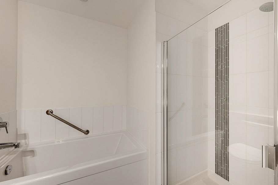 411 119 W 22nd Street North Vancouver, BC - 33